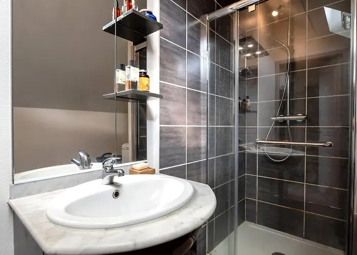 公寓 Bel Appt 3 Pieces, A L'etage, Jardin Privatif, Au Calme, 10 Mn Saumur Et Cnpe